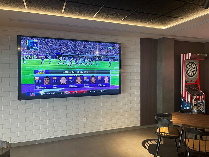 010_alta_playaballena Legends Sport Bar.jpg